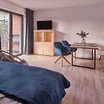 Katarinas House Mit 2 Stilvoll, Gemuetlich & Zentral Boxspringbett, Parkplatz, Balkon Oder Garten Apartment