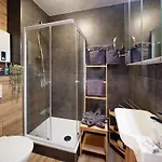 Katarinas House Mit 2 Stilvoll, Gemuetlich & Zentral Boxspringbett, Parkplatz, Balkon Oder Garten *