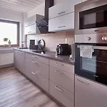 Katarinas House Mit 2 Stilvoll, Gemuetlich & Zentral Boxspringbett, Parkplatz, Balkon Oder Garten Apartment *