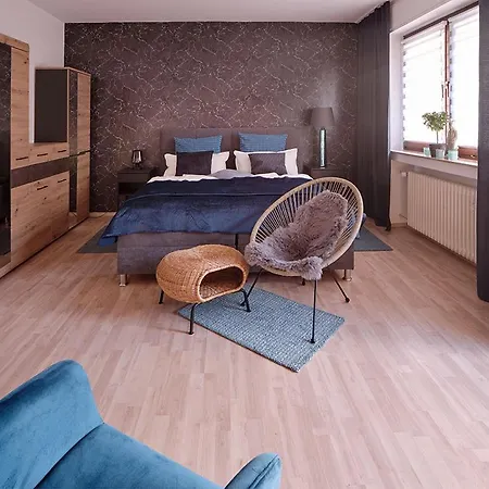 Katarinas House Mit 2 Stilvoll, Gemuetlich & Zentral Boxspringbett, Parkplatz, Balkon Oder Garten * Moers