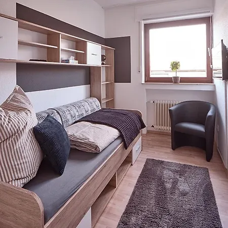 Apartment Katarinas House Mit 2 Stilvoll, Gemuetlich & Zentral Boxspringbett, Parkplatz, Balkon Oder Garten *