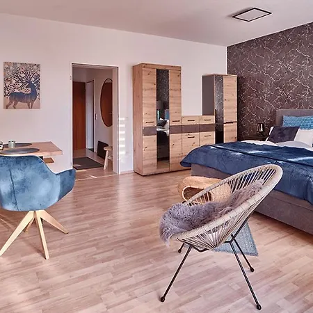 Katarinas House Mit 2 Stilvoll, Gemuetlich & Zentral Boxspringbett, Parkplatz, Balkon Oder Garten *