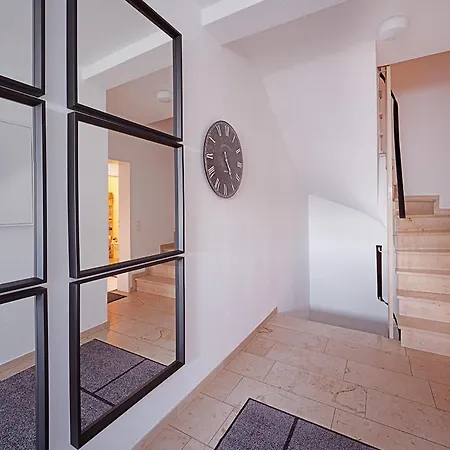 Katarinas House Mit 2 Stilvoll, Gemuetlich & Zentral Boxspringbett, Parkplatz, Balkon Oder Garten Daire