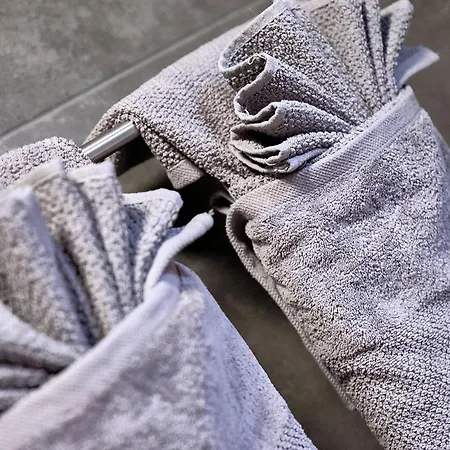 Katarinas House Mit 2 Stilvoll, Gemuetlich & Zentral Boxspringbett, Parkplatz, Balkon Oder Garten * Moers