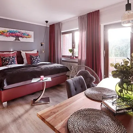 Apartment Katarinas House Mit 2 Stilvoll, Gemuetlich & Zentral Boxspringbett, Parkplatz, Balkon Oder Garten *