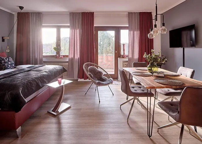 Katarinas House Mit 2 Stilvoll, Gemütlich&zentral Boxspringbett, Parkplatz, Balkon Oder Garten Moers