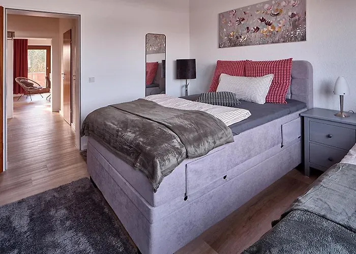 Katarinas House Mit 2 Stilvoll, Gemuetlich & Zentral Boxspringbett, Parkplatz, Balkon Oder Garten Moers