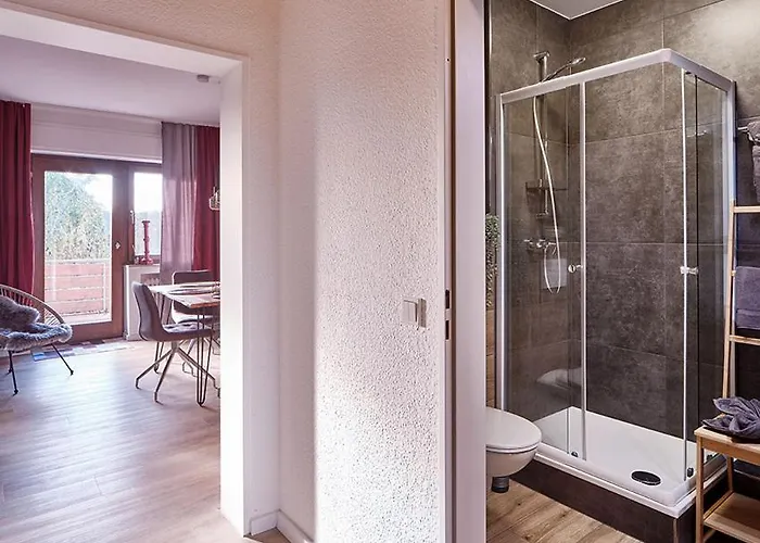 Katarinas House Mit 2 Stilvoll, Gemuetlich & Zentral Boxspringbett, Parkplatz, Balkon Oder Garten * Moers