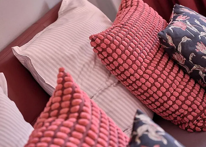 Katarinas House Mit 2 Stilvoll, Gemuetlich & Zentral Boxspringbett, Parkplatz, Balkon Oder Garten Moers