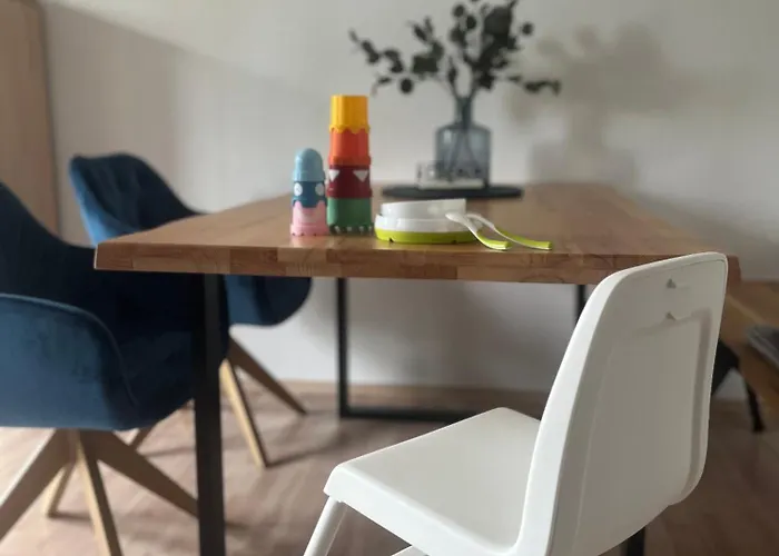 Katarinas House Mit 2 Stilvoll, Gemuetlich & Zentral Boxspringbett, Parkplatz, Balkon Oder Garten Moers